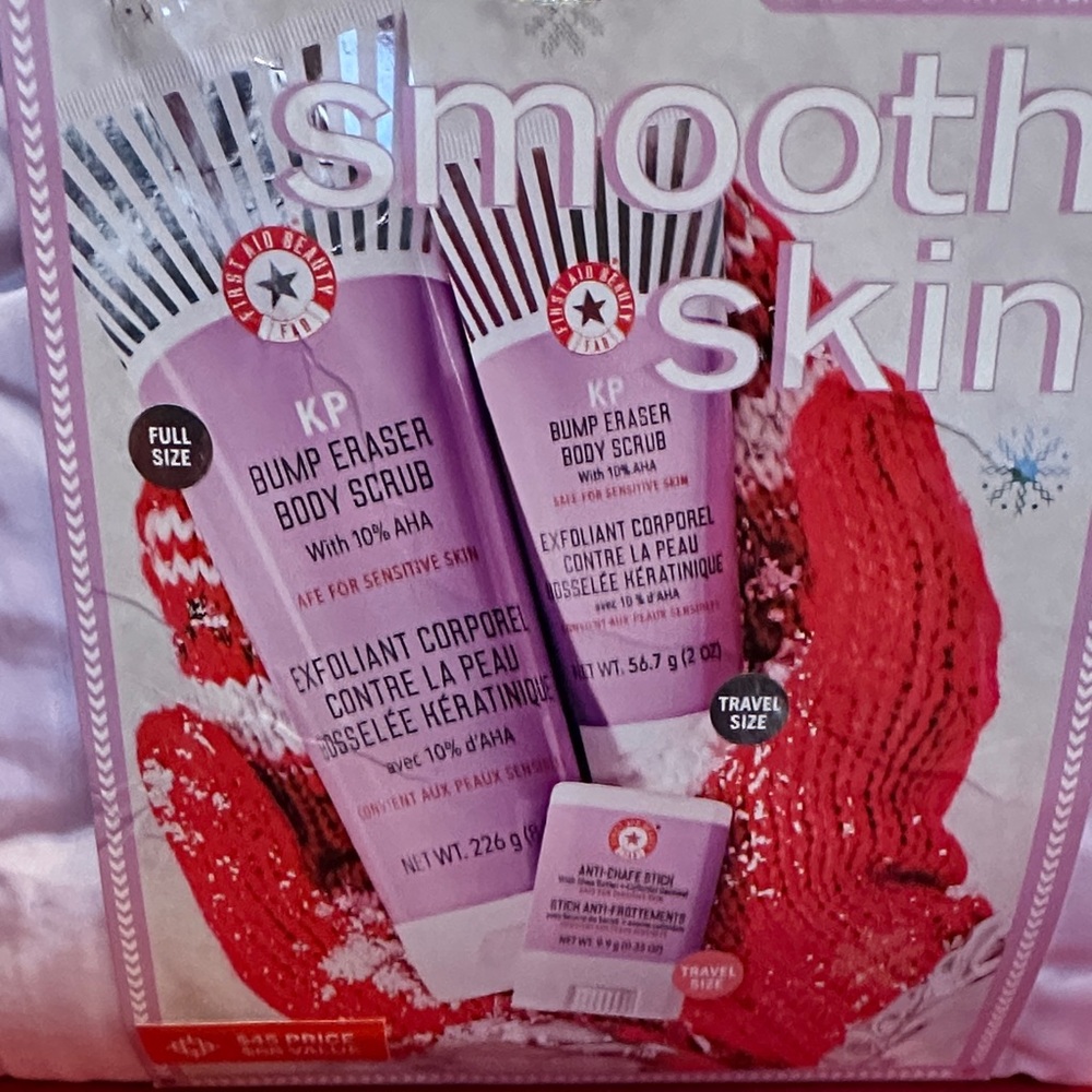 First Aid Beauty Smooth Skin Set in Lavender Bag - Picture 2 of 6